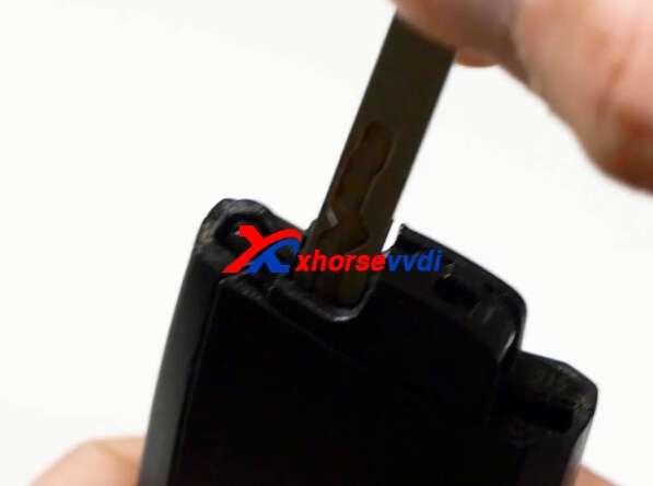 how-to-change-bmw-remote-key-battery-3 