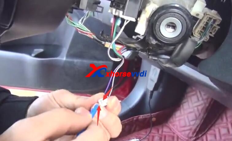 how-to-use-vvdi2-with-toyota-8a-adapter-to-program-new-key-12 