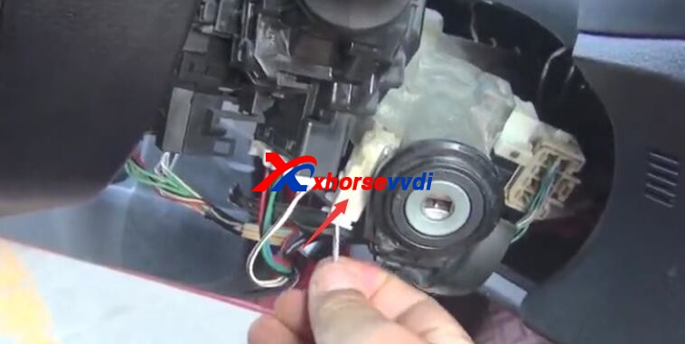 how-to-use-vvdi2-with-toyota-8a-adapter-to-program-new-key-7 