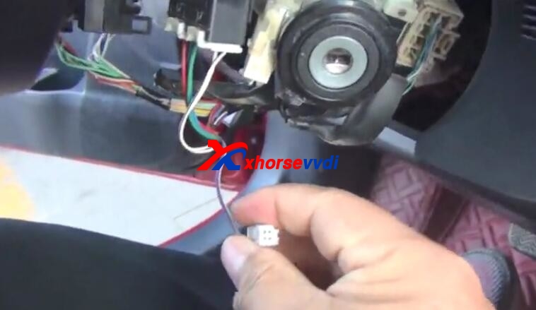 how-to-use-vvdi2-with-toyota-8a-adapter-to-program-new-key-8 