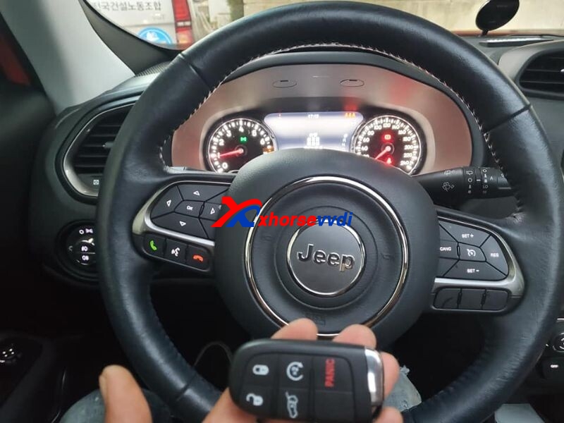 vvdi-key-tool-plus-and-fca-128-cable-work-for-2019-jeep-renegade-5 