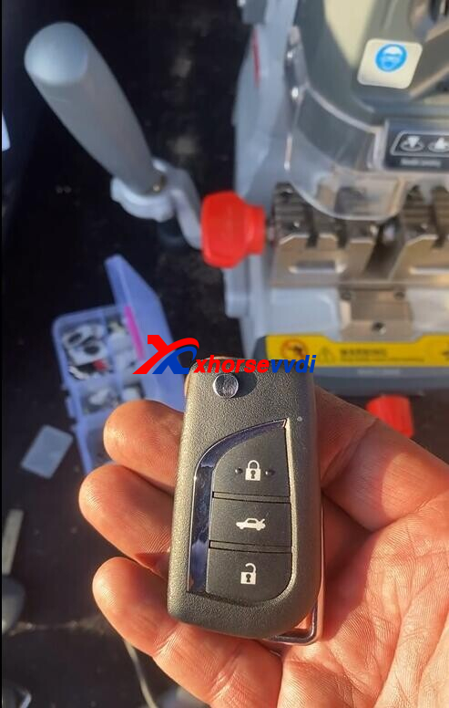 vvdi-key-tool-max-generate-toyota-camry-75-2021-with-xhorse-xkto00en-remote-ok-3 