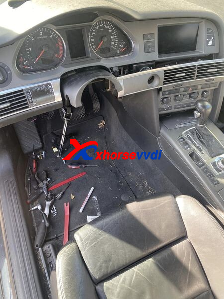 audi-a6-c6-replace-by-xhorse-j518-emulator-steering-locked-1 