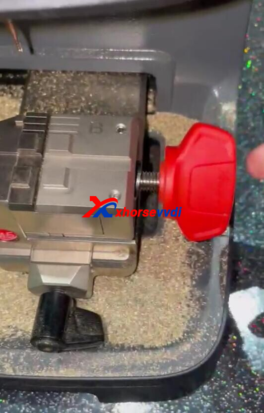 solved-cant-remove-m5-clamp-on-dolphin-xp005l-machine-2 