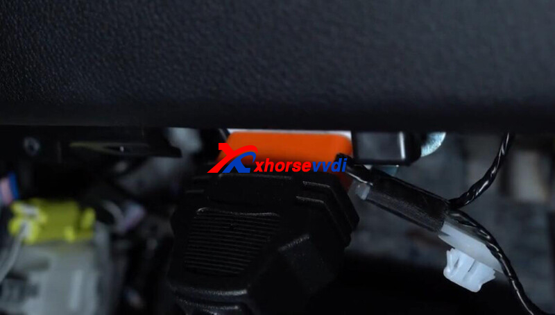 how-to-use-xhorse-toyota-ba-all-key-lost-cable-5 