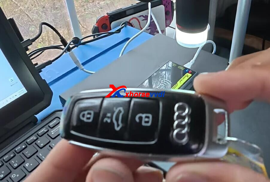 How-to-use-MLB-Tool-MLB-Solder-Free-Adapter-Read-2020-Audi-A8-MLB-Key-1 
