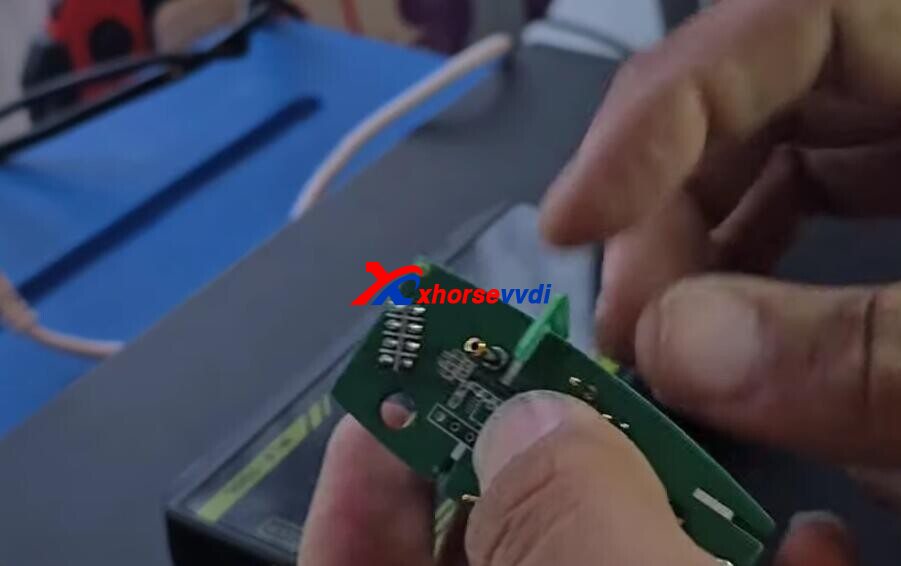 How-to-use-MLB-Tool-MLB-Solder-Free-Adapter-Read-2020-Audi-A8-MLB-Key-15 