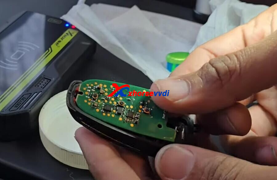 How-to-use-MLB-Tool-MLB-Solder-Free-Adapter-Read-2020-Audi-A8-MLB-Key-19 