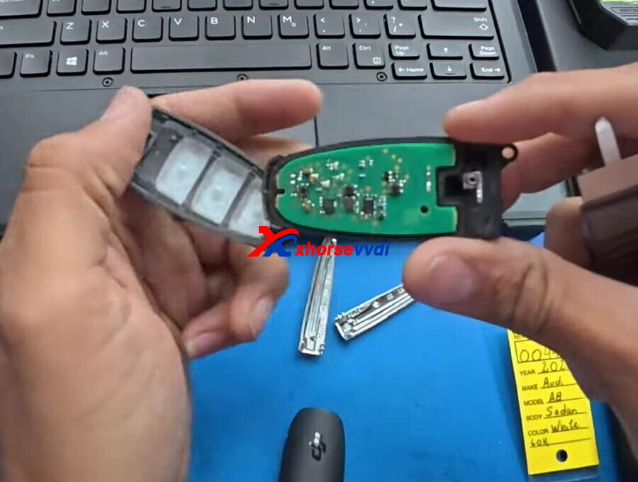 How-to-use-MLB-Tool-MLB-Solder-Free-Adapter-Read-2020-Audi-A8-MLB-Key-3 