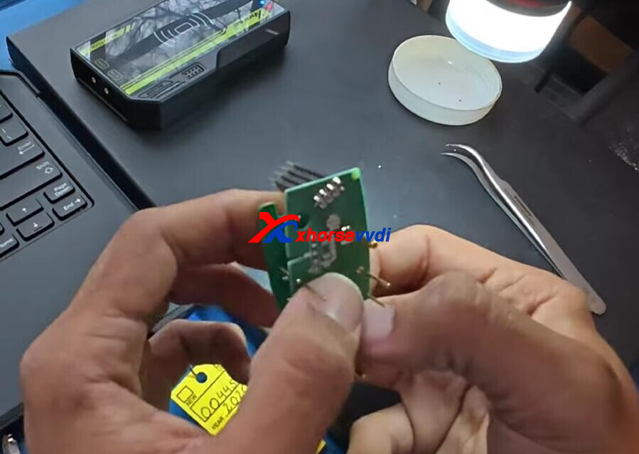 How-to-use-MLB-Tool-MLB-Solder-Free-Adapter-Read-2020-Audi-A8-MLB-Key-5 