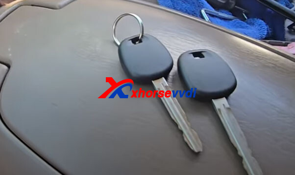 vvdi-key-tool-max-pro-with-mini-orog-cloned-2004-toyota-sequoia-8 