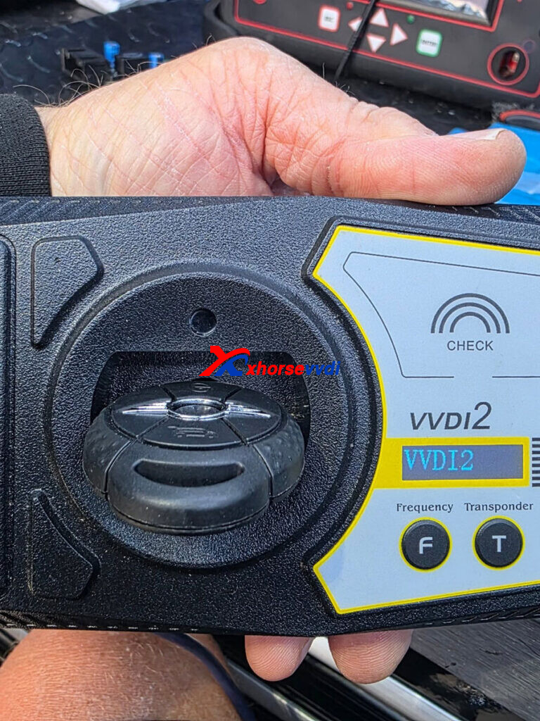 how-to-program-2007-mini-cooper-ews4-akl-with-vvdi-prog-and-vvdi2-4 