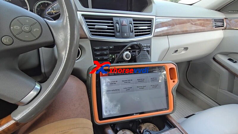 xhorse-key-tool-plus-program-2010-mercedes-e350-smart-key-ok-3 