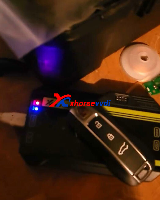 xhorse-vvdi-key-tool-plus-with-mlb-tool-adding-2019-porsche-cayenne-mlb-key-ok-1 