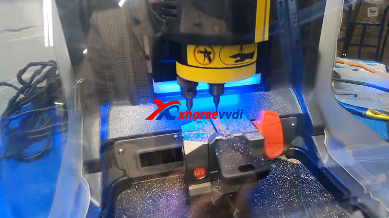 xhorse-condor-ii-review-how-to-cut-a-perfect-honda-hon66-key-7 