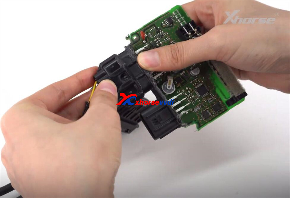 how-to-use-xhorse-motorcycle-adapter-for-honda-6 