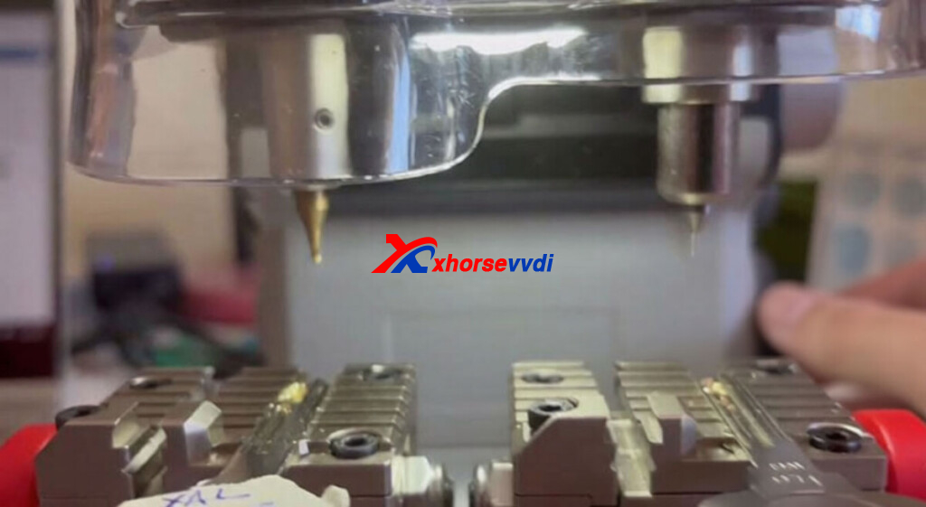 xhorse-dolphin-ii-condor-ii-key-cutting-machine-faq-3-1024x561 xhorse-dolphin-ii-condor-ii-key-cutting-machine-faq-3-1024x561