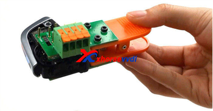 xhorse-bmw-bdc3-clip-adapter-connect-to-key-tool-plus-5 