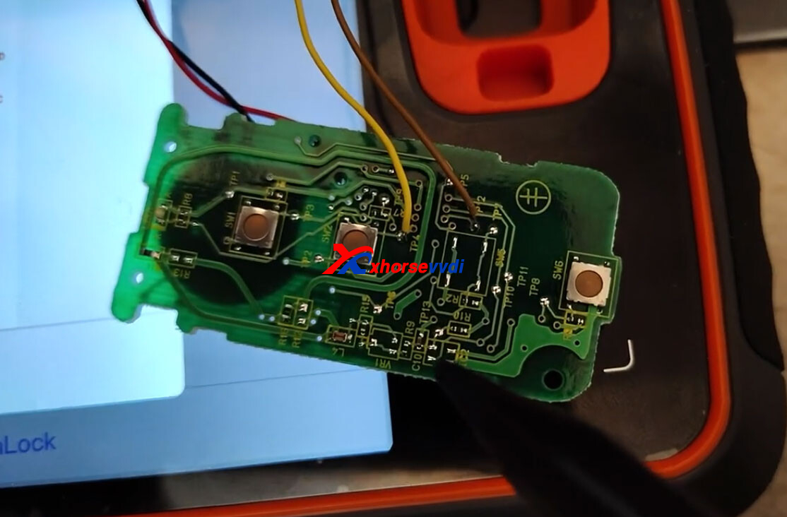 xhorse-key-tool-midi-unlock-an-used-mitsubishi-smart-key-guide-8 