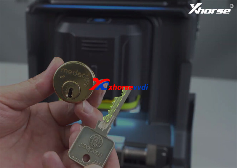 xhorse-condor-xc-twins-cut-medeco-m3-key-1 
