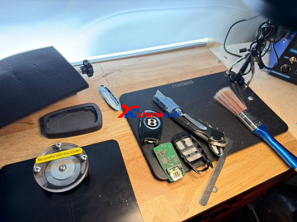 xhorse-key-tool-plus-add-bentley-bentayga-mlb-key-with-mlb-tool-1 