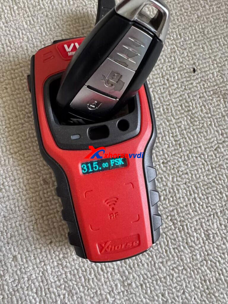xhorse-key-tool-plus-program-suzuki-s-cross-2017-key-without-pin-2 